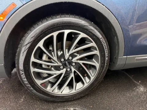 More photos of 2019 Lincoln Nautilus Reserve AWD 4dr SUV at Victory Motors Chesterfield, MI