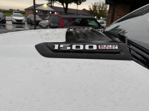 More photos of 2022 RAM 1500 Laramie 4x4 4dr Crew Cab 5.6 ft. SB Pickup at Victory Motors Chesterfield, MI