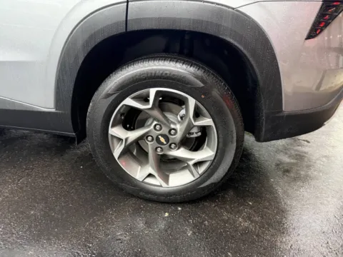 More photos of 2026 Chevrolet Trax LT 4dr Crossover at Victory Motors Chesterfield, MI