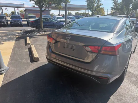 Another view of 2023 Nissan Altima 2.5 SV 4dr Sedan for sale in Chesterfield, MI at Victory Motors Chesterfield