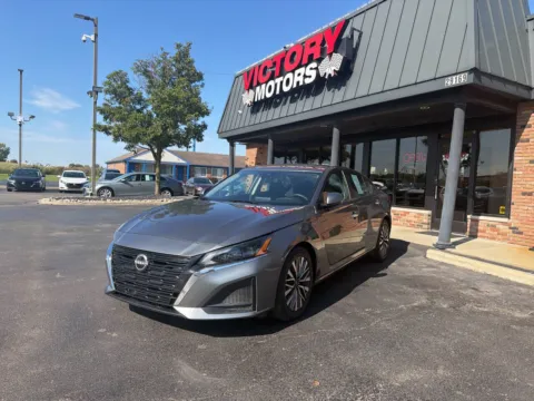 Gray 2023 Nissan Altima 2.5 SV 4dr Sedan for sale in Chesterfield, MI