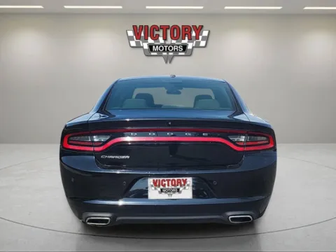 More photos of 2019 Dodge Charger SXT 4dr Sedan at Victory Motors Chesterfield, MI