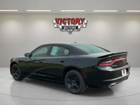 More photos of 2019 Dodge Charger SXT 4dr Sedan at Victory Motors Chesterfield, MI
