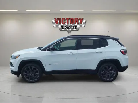More photos of 2022 Jeep Compass Limited 4x4 4dr SUV at Victory Motors Chesterfield, MI