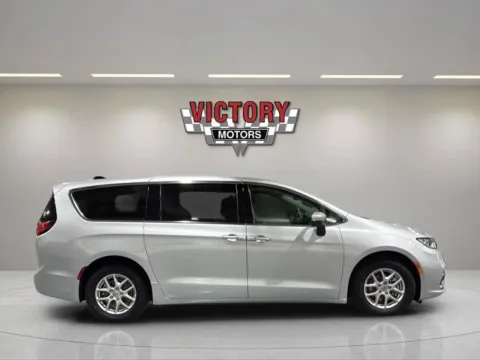 More photos of 2023 Chrysler Pacifica Touring L 4dr Mini Van at Victory Motors Chesterfield, MI