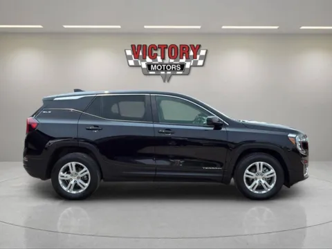 More photos of 2024 GMC Terrain SLE AWD 4dr SUV at Victory Motors Chesterfield, MI