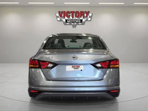 More photos of 2022 Nissan Altima 2.5 S 4dr Sedan at Victory Motors Chesterfield, MI