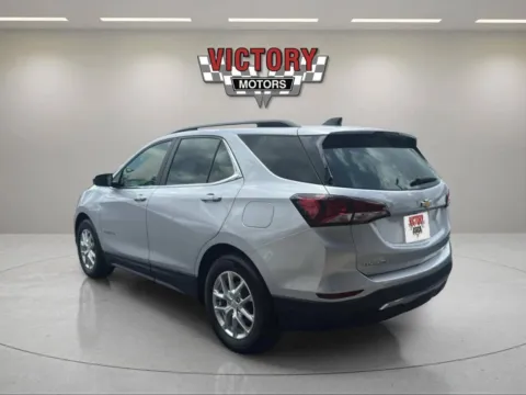 More photos of 2022 Chevrolet Equinox LT 4dr SUV w/1LT at Victory Motors Chesterfield, MI
