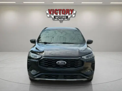 Photos of 2023 Ford Escape ST Line AWD 4dr SUV for sale in Chesterfield, MI at Victory Motors Chesterfield