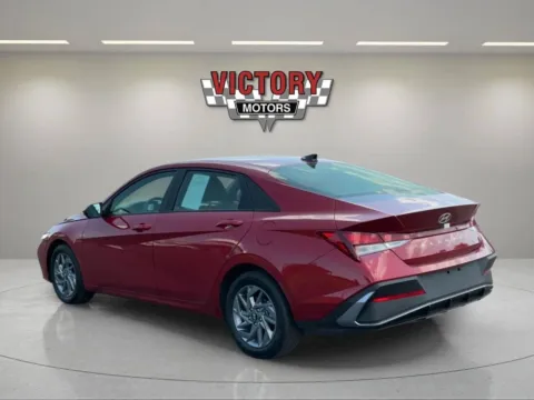More photos of 2024 Hyundai Elantra SEL 4dr Sedan at Victory Motors Chesterfield, MI