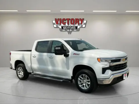 White 2024 Chevrolet Silverado 1500 LT 4x4 4dr Crew Cab 5.8 ft. SB w/1LT for sale in Chesterfield, MI