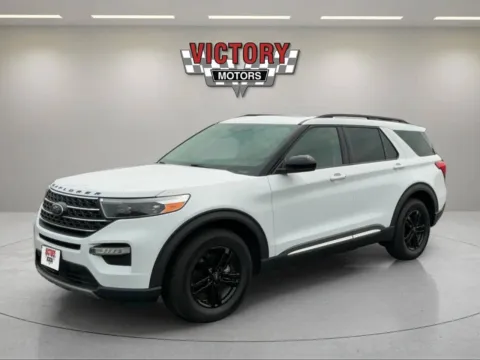 Photos of 2022 Ford Explorer XLT AWD 4dr SUV for sale in Chesterfield, MI at Victory Motors Chesterfield