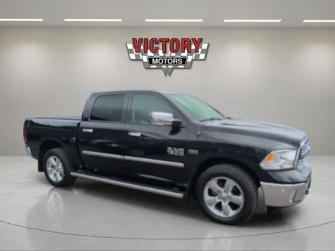Black 2018 RAM 1500 Big Horn 4x4 4dr Crew Cab 5.5 ft. SB Pickup for sale in Chesterfield, MI