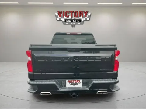 More photos of 2021 Chevrolet Silverado 1500 Custom 4x4 4dr Crew Cab 6.6 ft. SB at Victory Motors Chesterfield, MI