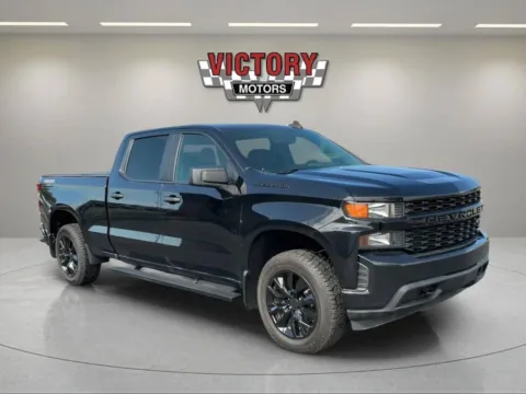 Black 2021 Chevrolet Silverado 1500 Custom 4x4 4dr Crew Cab 6.6 ft. SB for sale in Chesterfield, MI