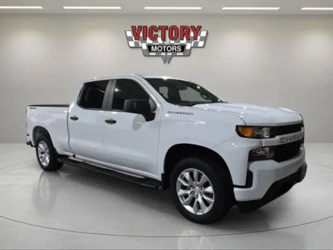 White 2021 Chevrolet Silverado 1500 Custom 4x4 4dr Crew Cab 5.8 ft. SB for sale in Chesterfield, MI