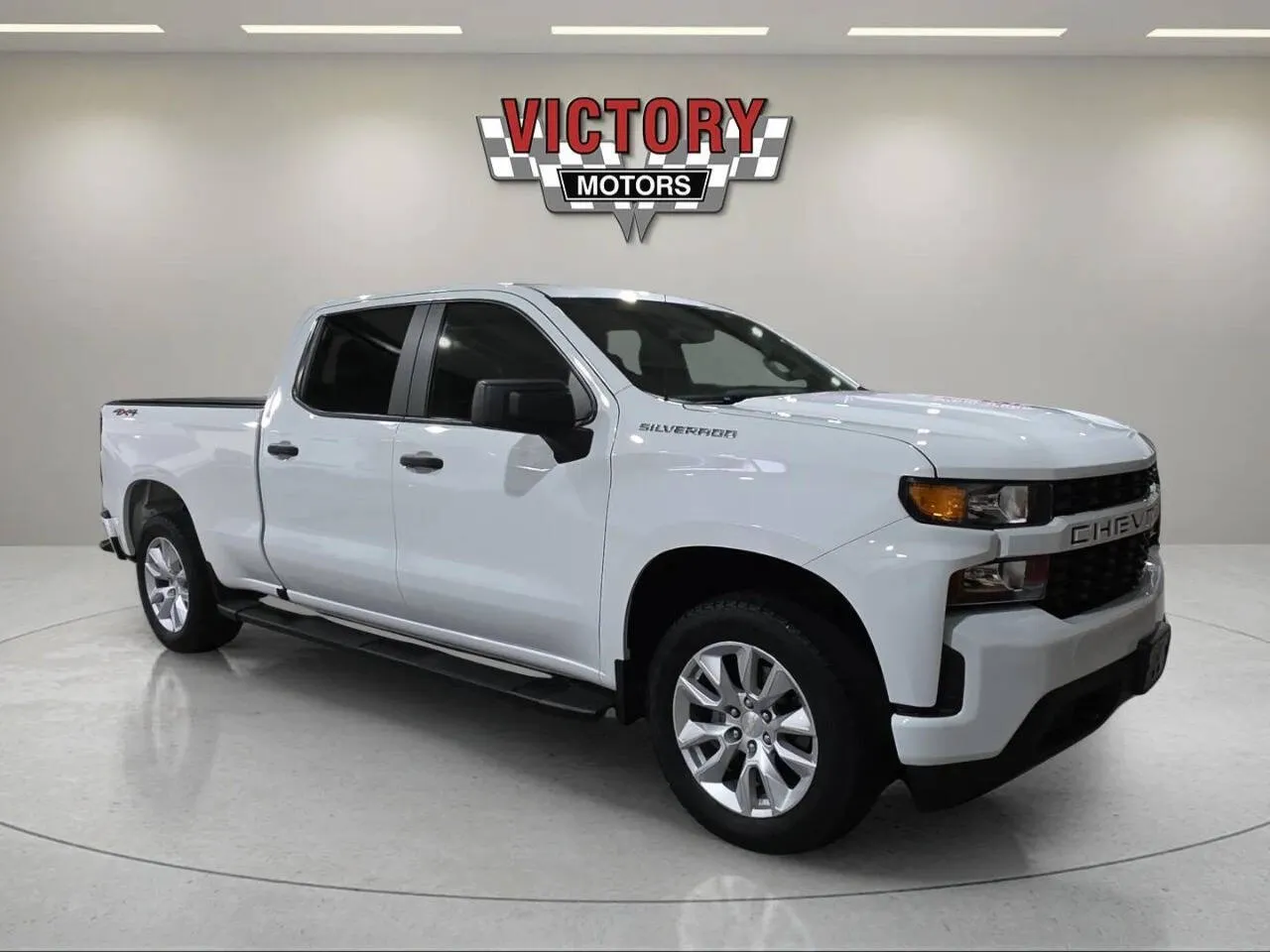 2021 Chevrolet Silverado 1500 Custom 4x4 4dr Crew Cab 5.8 ft. SB for sale in Chesterfield, MI