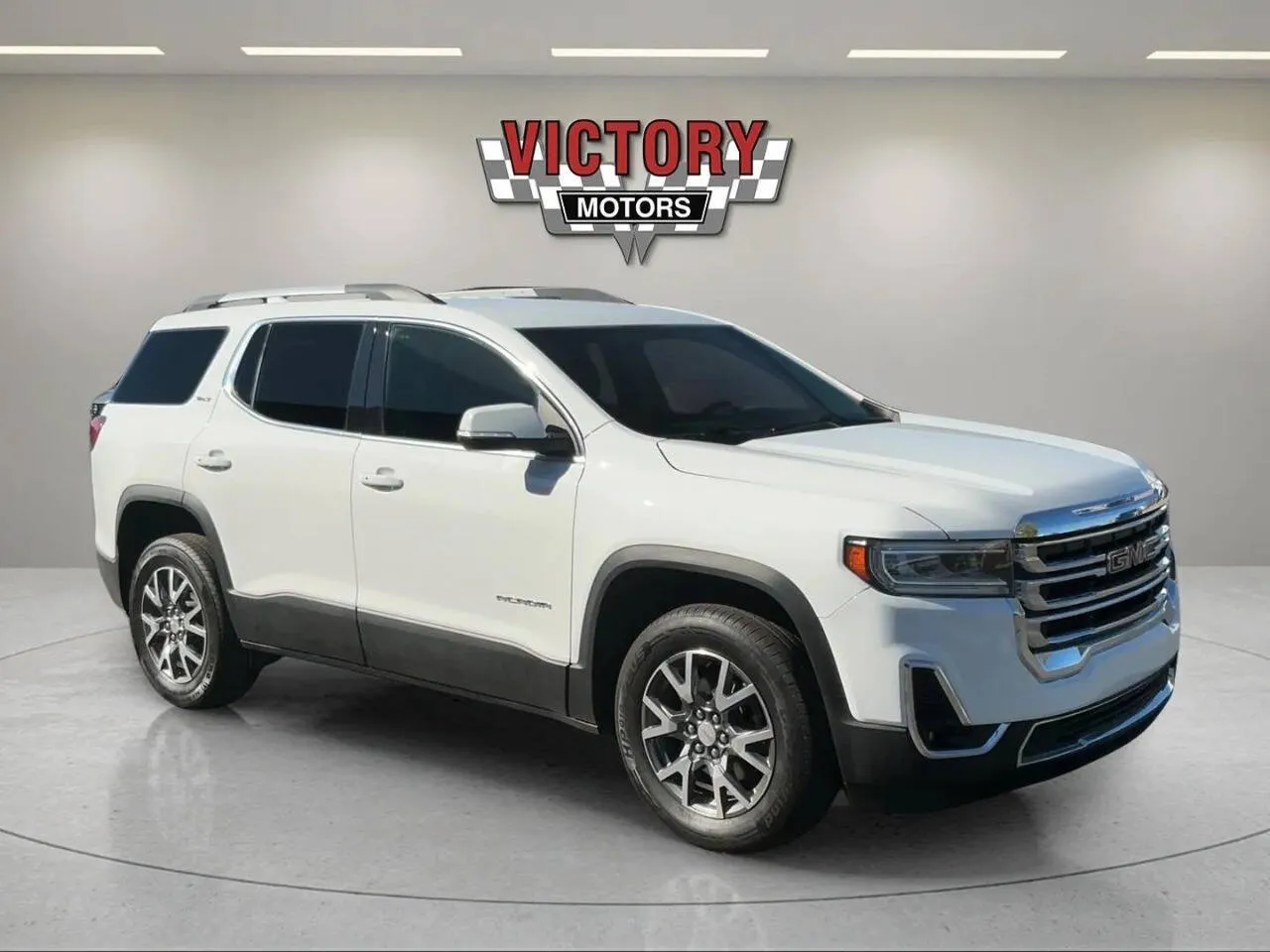 White 2023 GMC Acadia SLT 4dr SUV for sale in Chesterfield, MI