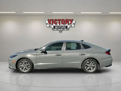 Another view of 2023 Hyundai Sonata SEL 4dr Sedan for sale in Chesterfield, MI at Victory Motors Chesterfield