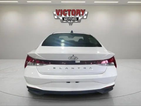 More photos of 2024 Hyundai Elantra SEL 4dr Sedan at Victory Motors Chesterfield, MI