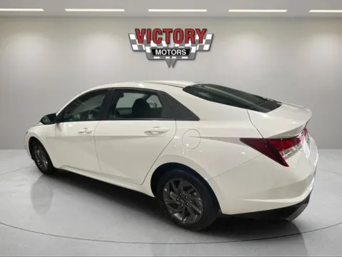 More photos of 2024 Hyundai Elantra SEL 4dr Sedan at Victory Motors Chesterfield, MI