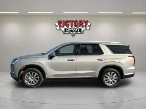 Photos of 2025 Hyundai Palisade SEL AWD 4dr SUV for sale in Chesterfield, MI at Victory Motors Chesterfield
