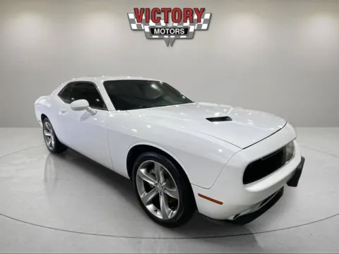 White 2015 Dodge Challenger R/T 2dr Coupe for sale in Chesterfield, MI