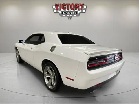More photos of 2015 Dodge Challenger R/T 2dr Coupe at Victory Motors Chesterfield, MI