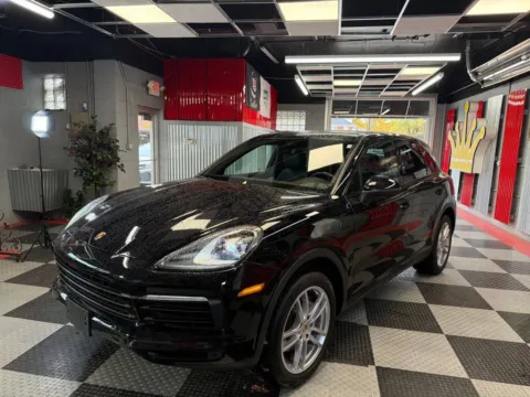 More photos of 2020 Porsche Cayenne Base AWD 4dr SUV at Victory Motors Royal Oak, MI