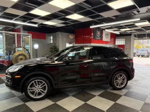 More photos of 2020 Porsche Cayenne Base AWD 4dr SUV at Victory Motors Royal Oak, MI