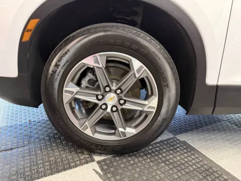 Another view of 2024 Chevrolet Blazer LT 4dr SUV w/2LT for sale in Royal Oak, MI at Victory Motors Royal Oak