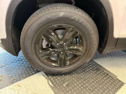 More photos of 2021 Chevrolet Trax LS AWD 4dr Crossover at Victory Motors Royal Oak, MI