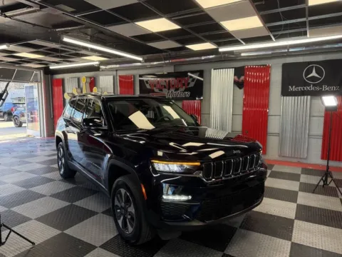 Blue 2022 Jeep Grand Cherokee 4xe 4x4 4dr SUV for sale in Royal Oak, MI