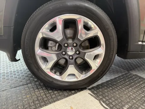 More photos of 2018 Jeep Compass Limited 4x4 4dr SUV at Victory Motors Royal Oak, MI