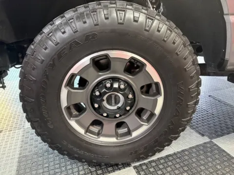 More photos of 2024 Ford F-250 Super Duty Lariat at Victory Motors Royal Oak, MI