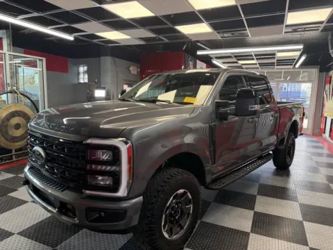 More photos of 2024 Ford F-250 Super Duty Lariat at Victory Motors Royal Oak, MI