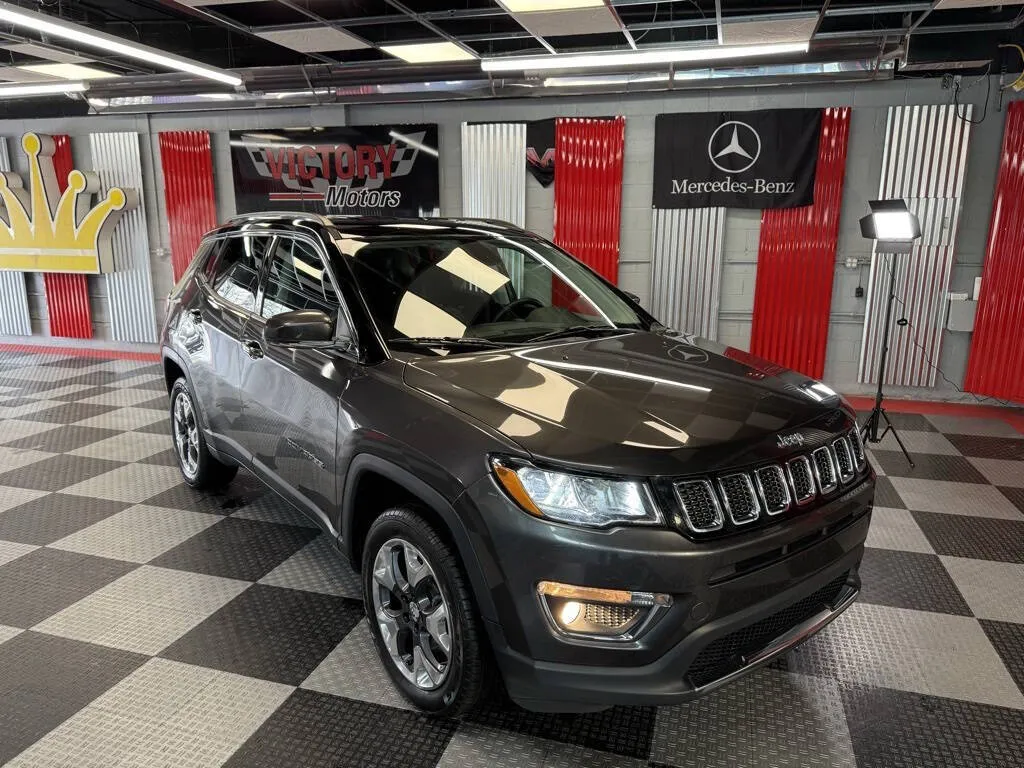 Gray 2019 Jeep Compass Limited 4x4 4dr SUV for sale in Royal Oak, MI