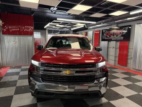 Photos of 2021 Chevrolet Silverado 1500 LT 4x4 4dr Double Cab 6.6 ft. SB w/1LT for sale in Royal Oak, MI at Victory Motors Royal Oak