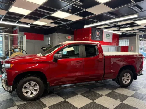 More photos of 2021 Chevrolet Silverado 1500 LT 4x4 4dr Double Cab 6.6 ft. SB w/1LT at Victory Motors Royal Oak, MI