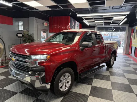 Another view of 2021 Chevrolet Silverado 1500 LT 4x4 4dr Double Cab 6.6 ft. SB w/1LT for sale in Royal Oak, MI at Victory Motors Royal Oak