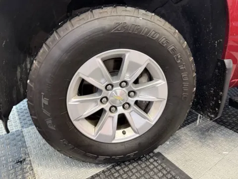 More photos of 2021 Chevrolet Silverado 1500 LT 4x4 4dr Double Cab 6.6 ft. SB w/1LT at Victory Motors Royal Oak, MI