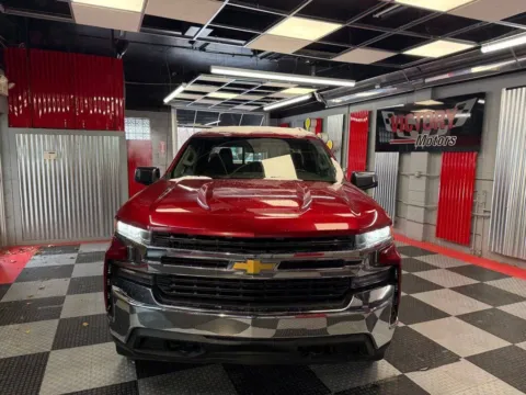 Photos of 2021 Chevrolet Silverado 1500 LT 4x4 4dr Double Cab 6.6 ft. SB w/1LT for sale in Royal Oak, MI at Victory Motors Royal Oak