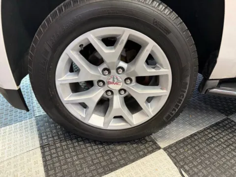 More photos of 2016 GMC Yukon SLT 4x4 4dr SUV at Victory Motors Royal Oak, MI