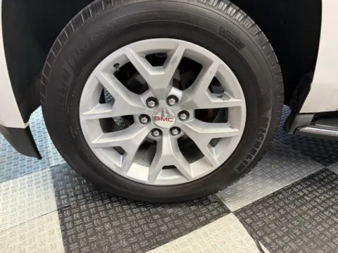 More photos of 2016 GMC Yukon SLT 4x4 4dr SUV at Victory Motors Royal Oak, MI