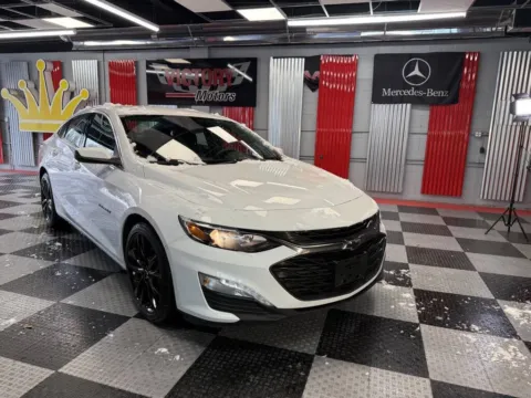White 2023 Chevrolet Malibu LT 4dr Sedan w/1LT for sale in Royal Oak, MI