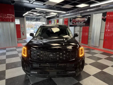 Photos of 2021 Kia Telluride SX AWD 4dr SUV for sale in Royal Oak, MI at Victory Motors Royal Oak