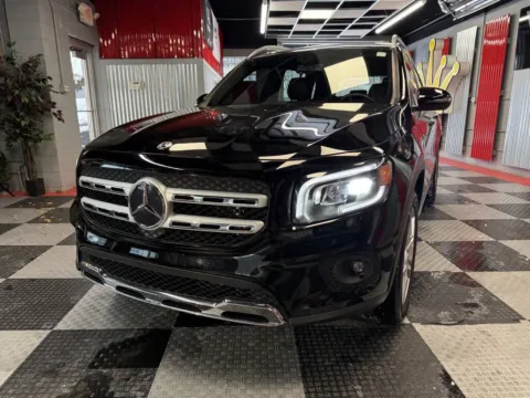 Another view of 2020 Mercedes-Benz GLB 250 4dr SUV for sale in Royal Oak, MI at Victory Motors Royal Oak
