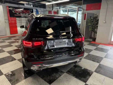 More photos of 2020 Mercedes-Benz GLB 250 4dr SUV at Victory Motors Royal Oak, MI