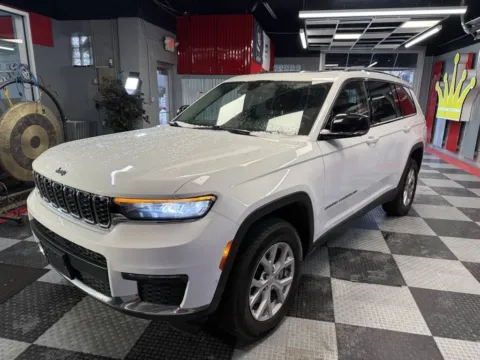 Another view of 2023 Jeep Grand Cherokee L Limited 4x4 4dr SUV for sale in Royal Oak, MI at Victory Motors Royal Oak