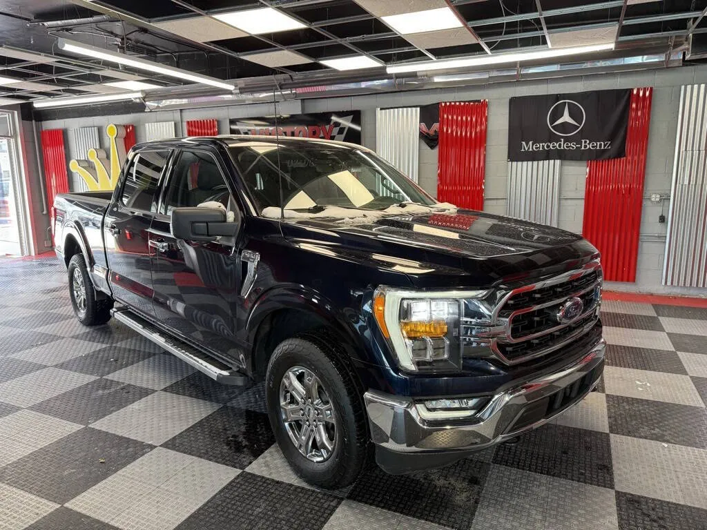 2023 Ford F-150 XL's photo